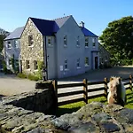 Ivy Lodge