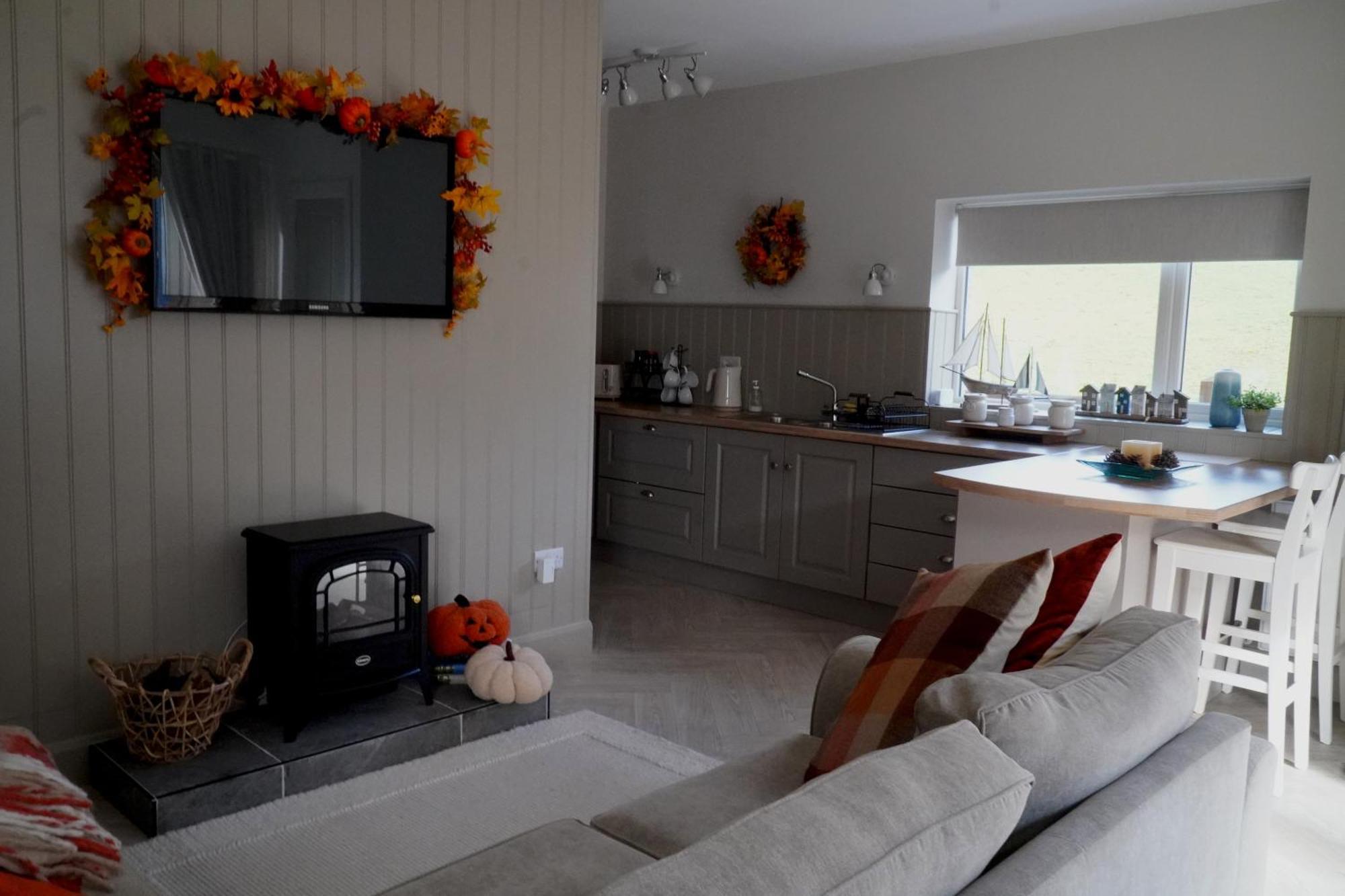 Ivy Apartment *